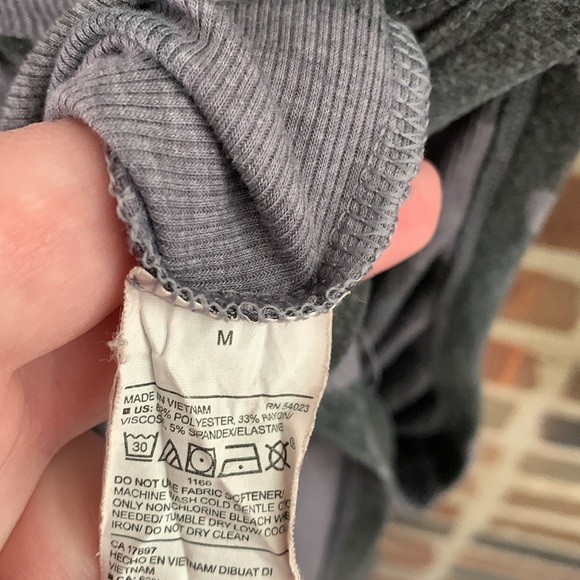 Women’s Old Navy Tank, Camo, Medium - Picture 4 of 4